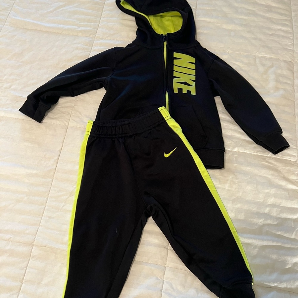Nike sweatsuit